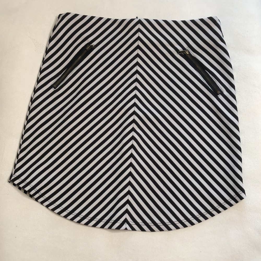 Monteau Los Angeles | Stripped Skirt
